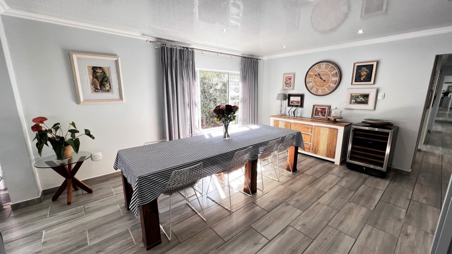 4 Bedroom Property for Sale in Langenhovenpark Free State